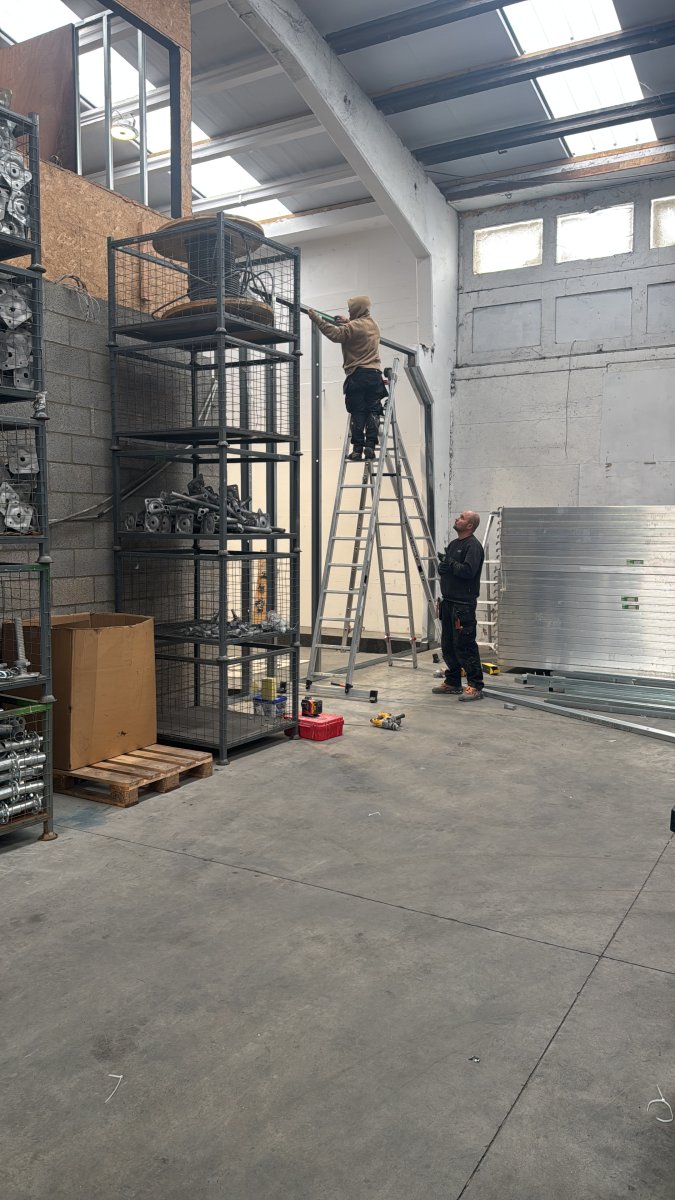 Bâtiment professionnel en cours de construction